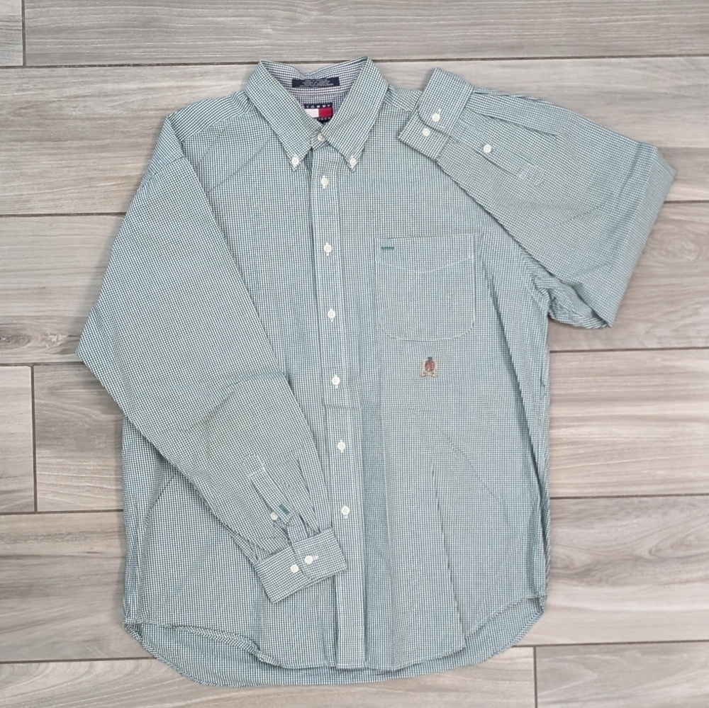 🥁 Tommy Hilfiger Plaid Button Down Shirt
